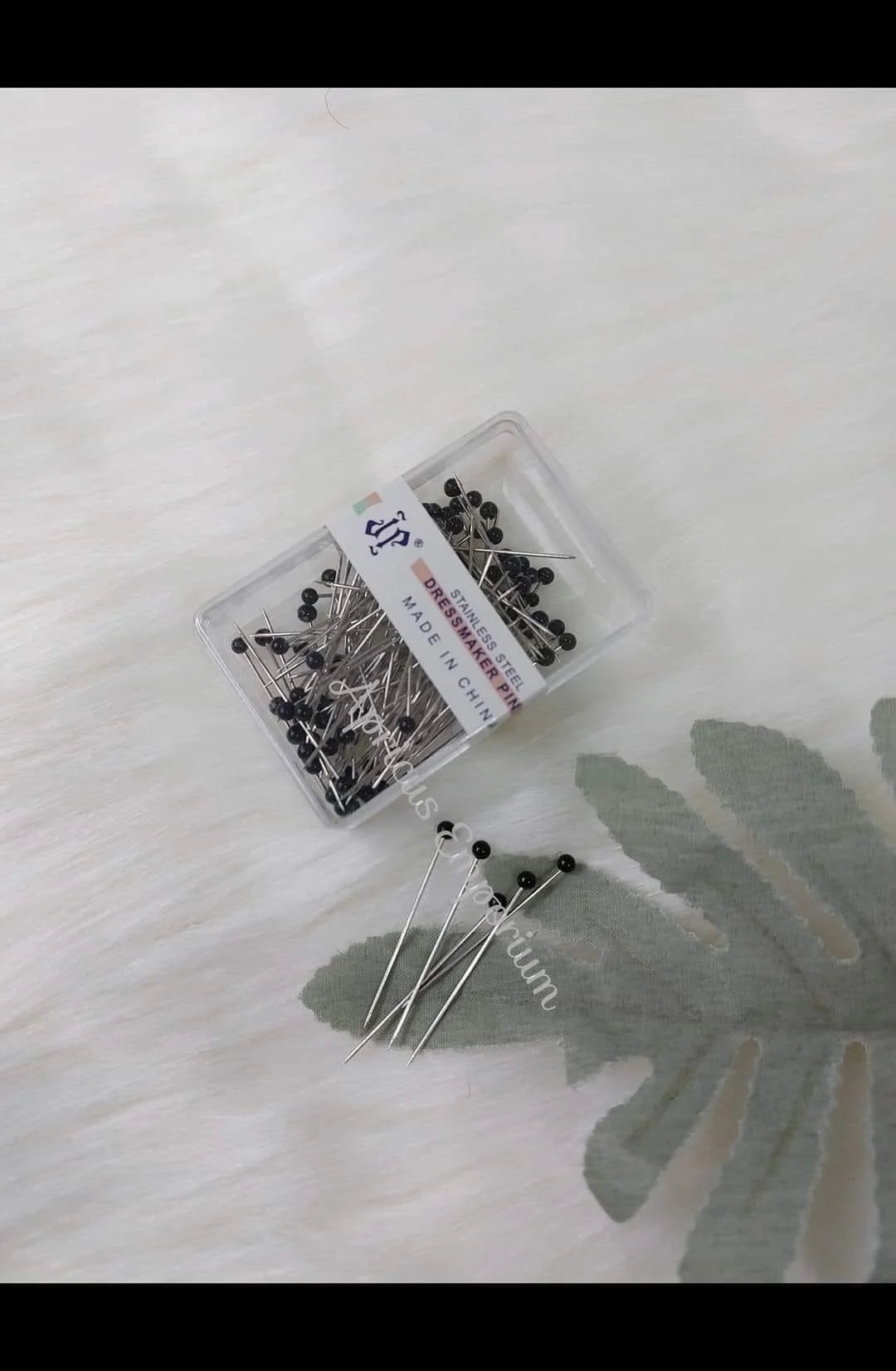 Mettalic pins (Black)